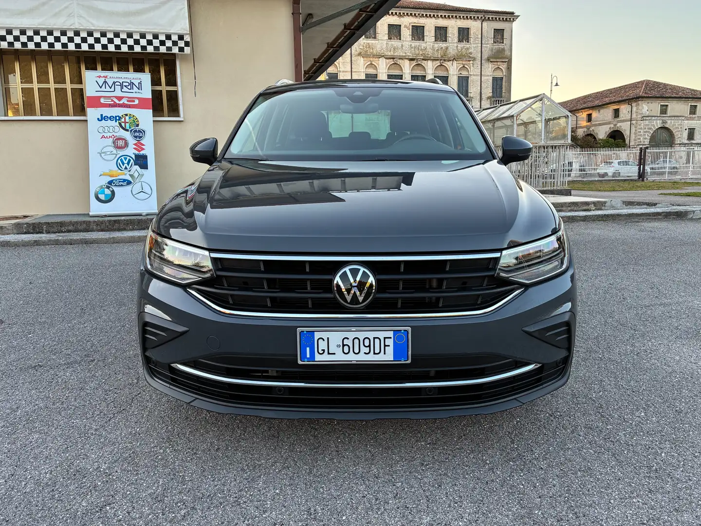 Volkswagen Tiguan 2.0 tdi Life 150cv dsg PREZZO REALE Grau - 2