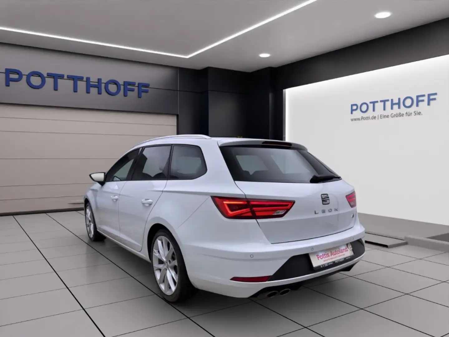SEAT Leon Sportstourer 1.5 TSI FR PANO PDC NAVI SITZHZG Weiß - 2