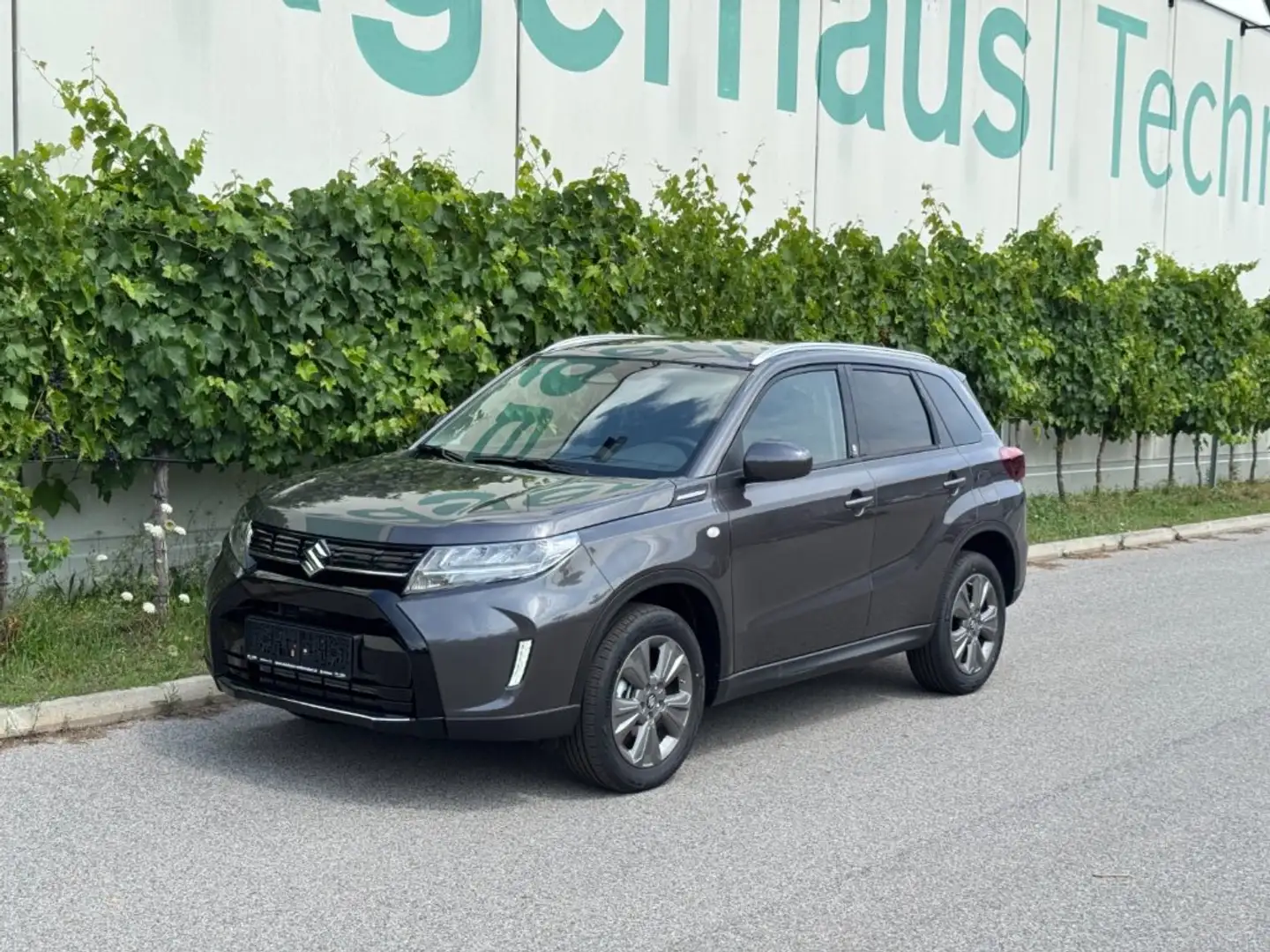 Suzuki Vitara 1.4 HYBRID shine Plateado - 1