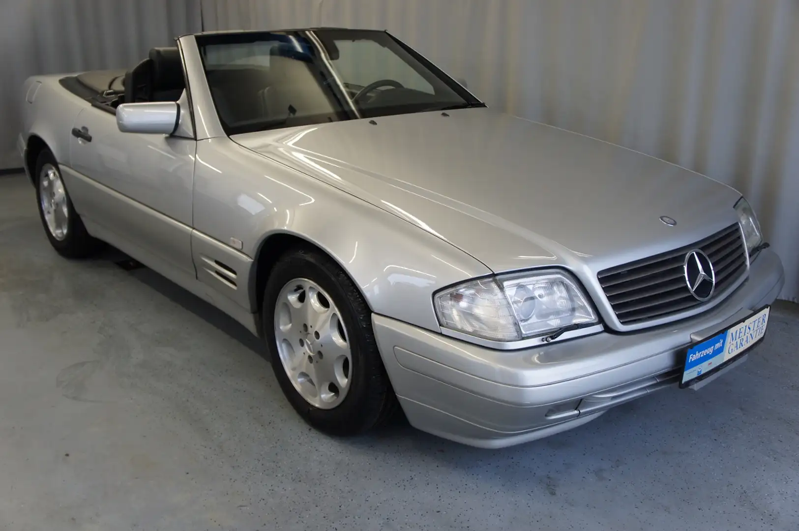 Mercedes-Benz SL 500 #63 Argent - 1