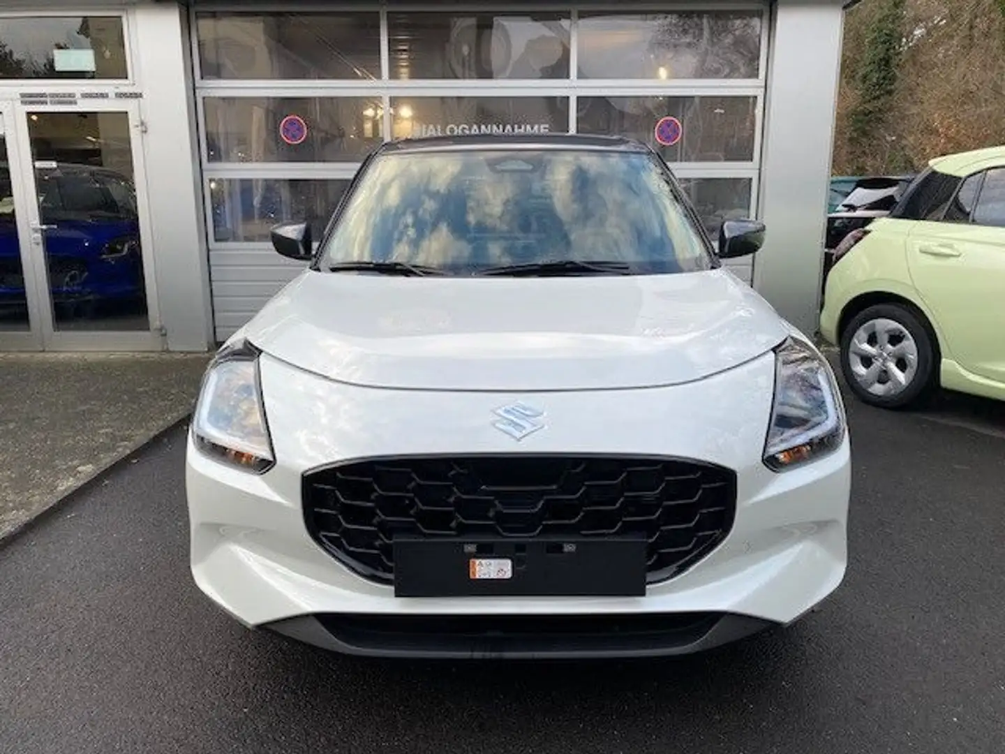 Suzuki Swift 5-Türer 1.2 DUALJET HYBRID Comfort Weiß - 2