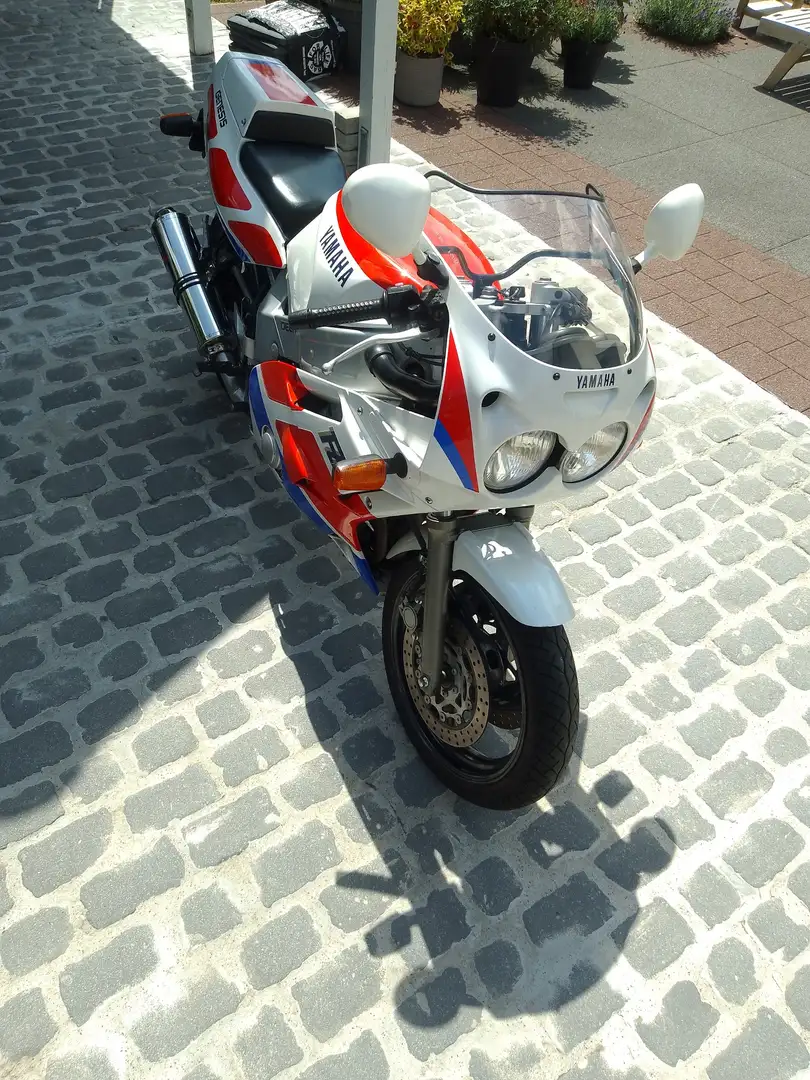 Yamaha FZR 600 Червоний - 2