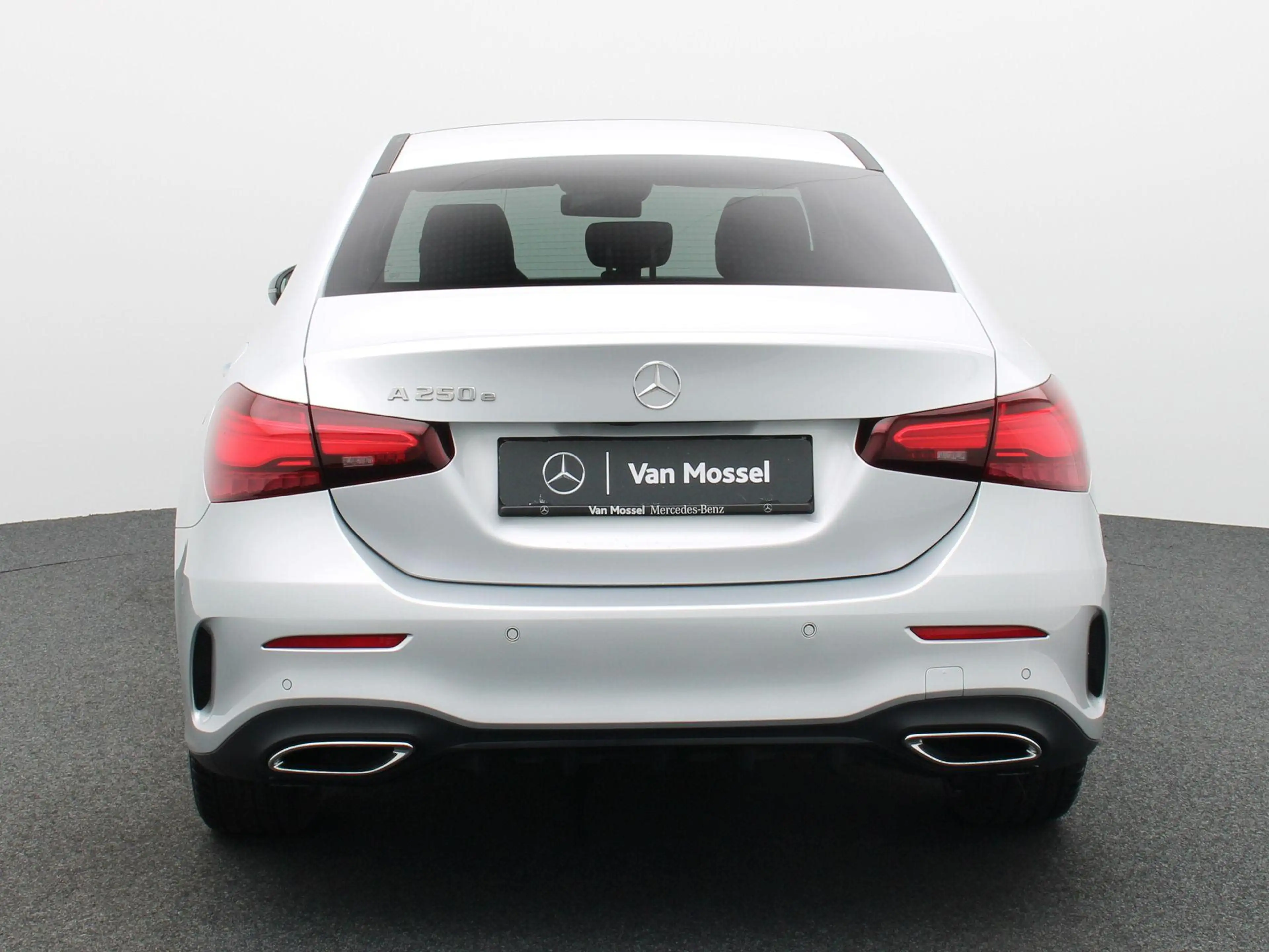 Mercedes-Benz A 250 e AMG Line Berline + CARPLAY + PANORAMISCH DAK + N — photo 7