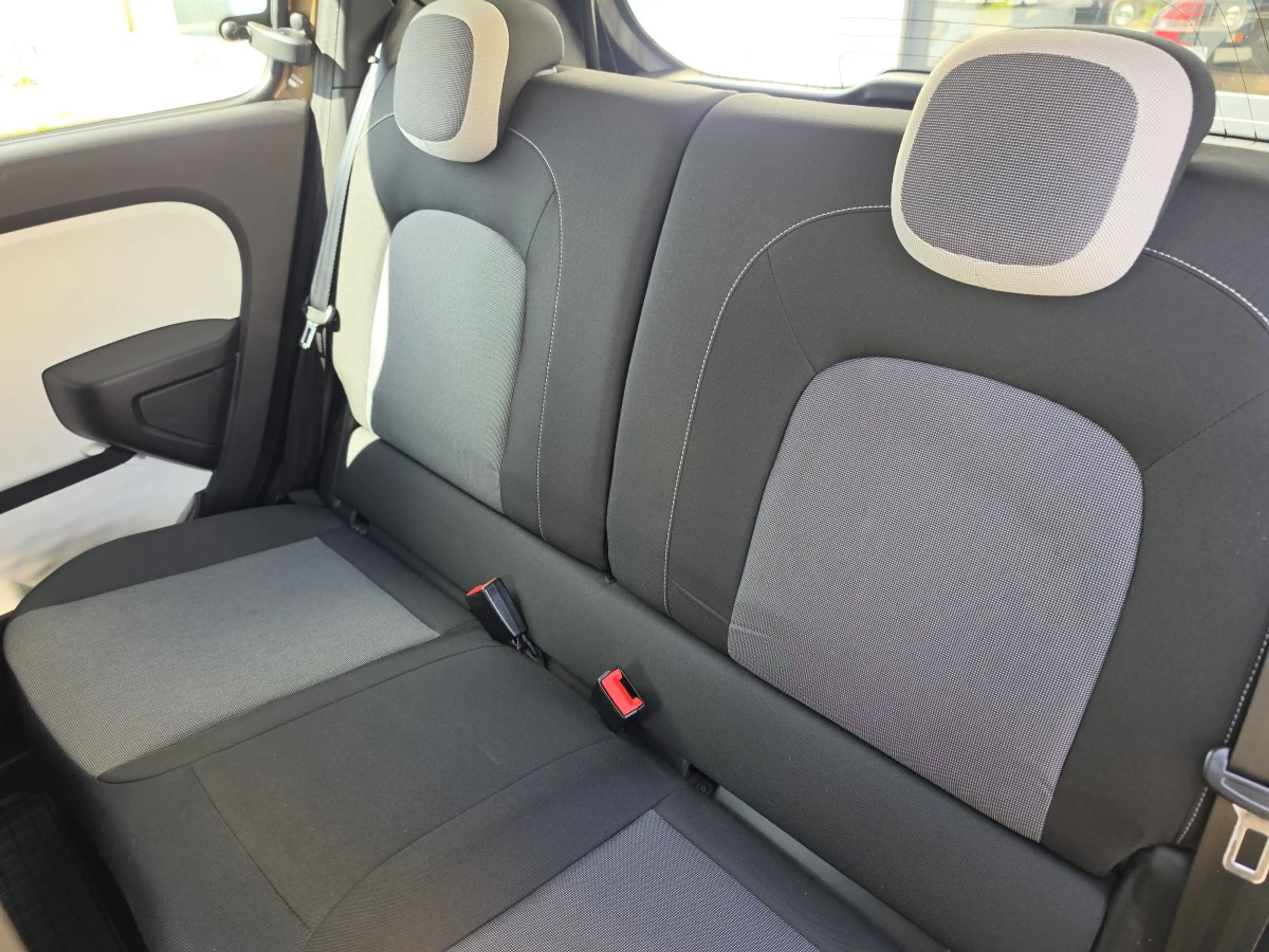 Renault Twingo 0.9 TCe 90 Luxe ENERGY 0.9 TCe 90 EU6 Luxe ENERGY — photo 12