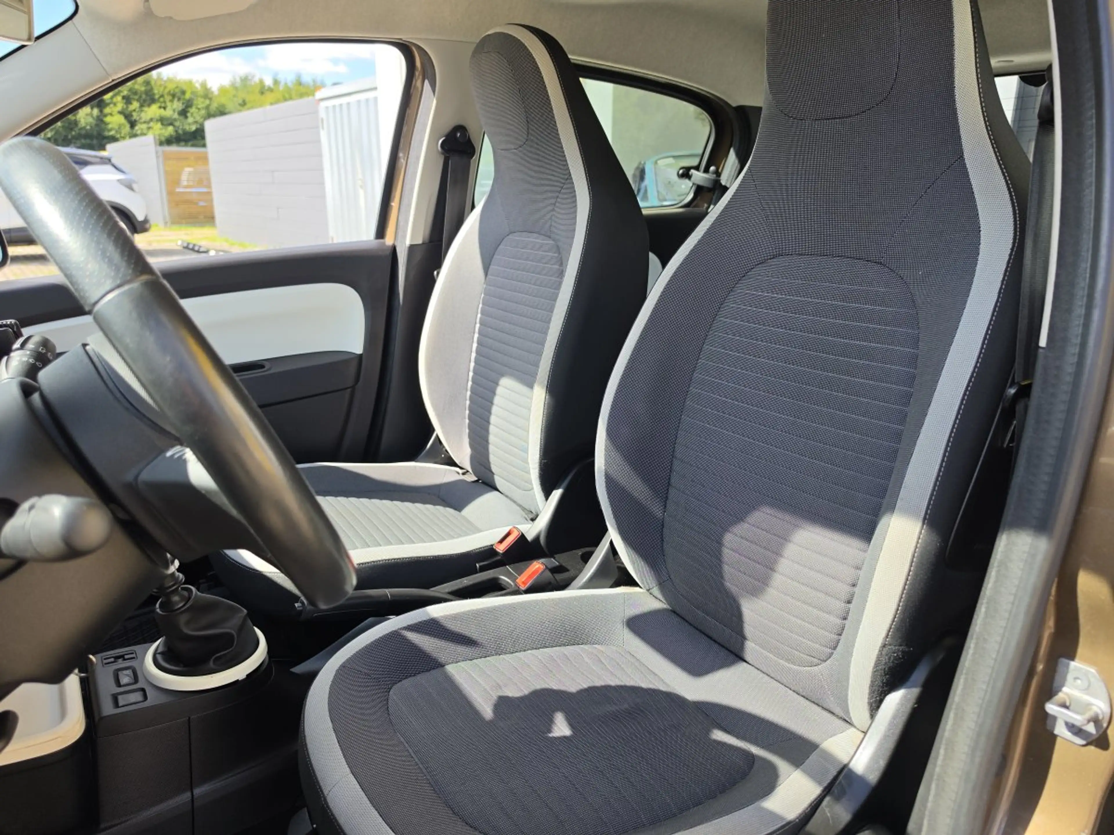 Renault Twingo 0.9 TCe 90 Luxe ENERGY 0.9 TCe 90 EU6 Luxe ENERGY — photo 11