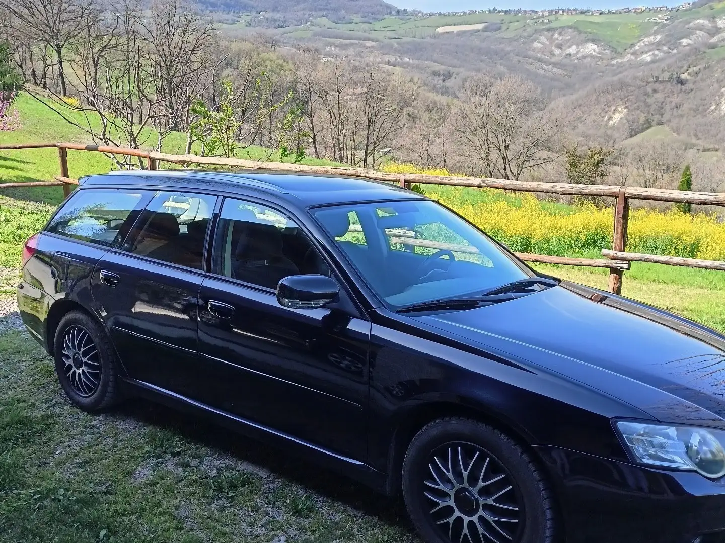 Subaru Legacy SW 2.0 bi-fuel auto Černá - 1