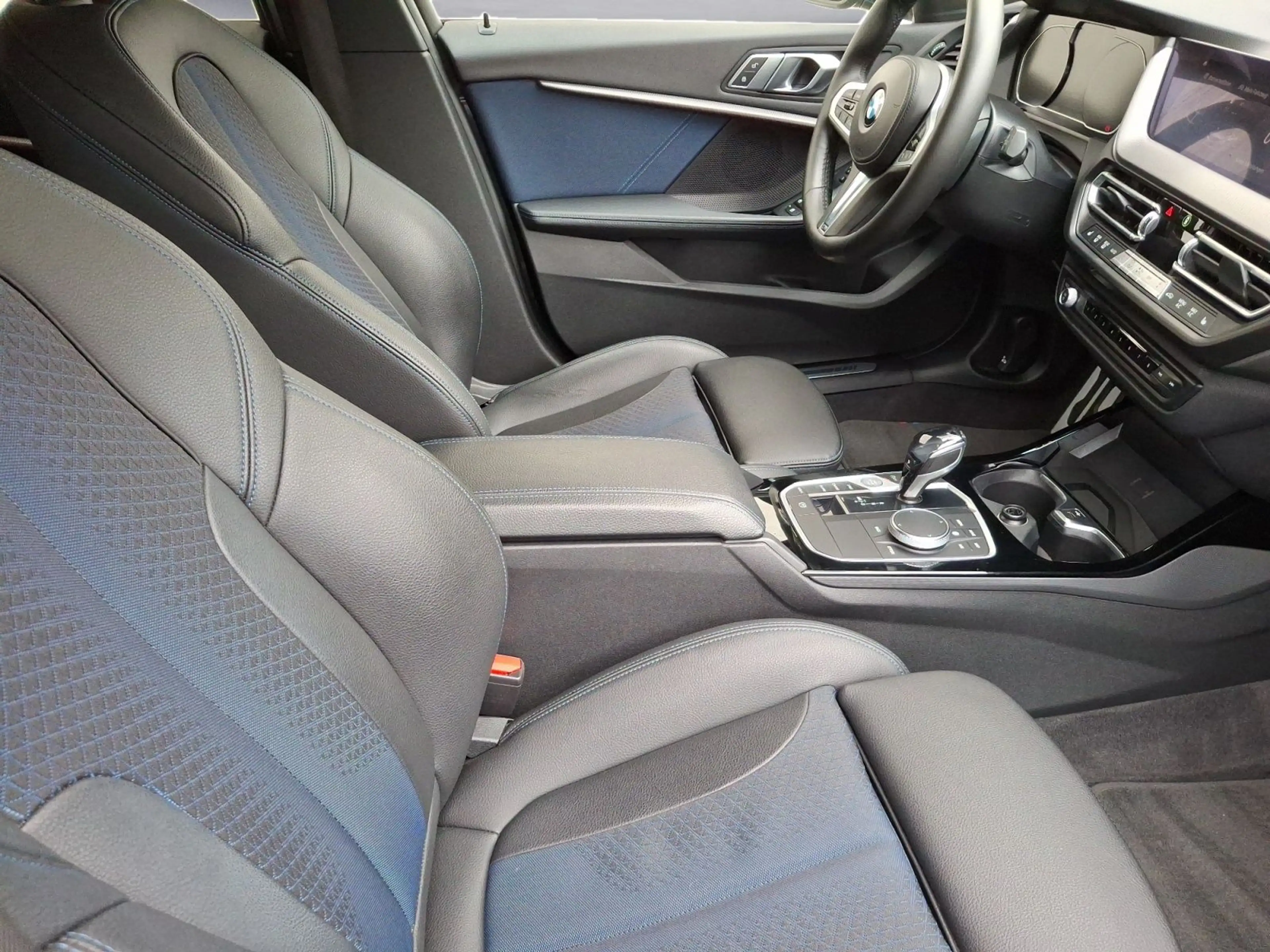 BMW 118 i M Sport Klimaaut. Sportsitze PDC Durchlade — photo 14