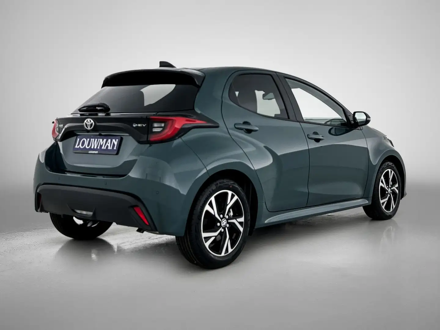 Toyota Yaris 1.5 Hybrid 115 Dynamic - Louwman Zin in Zomervoord Groen - 2