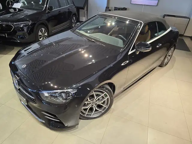 Mercedes-Benz E-Class view 11