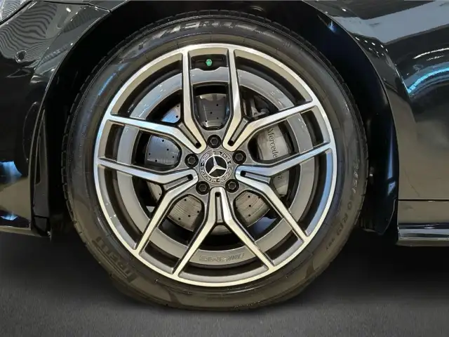 Mercedes-Benz E-Class view 5