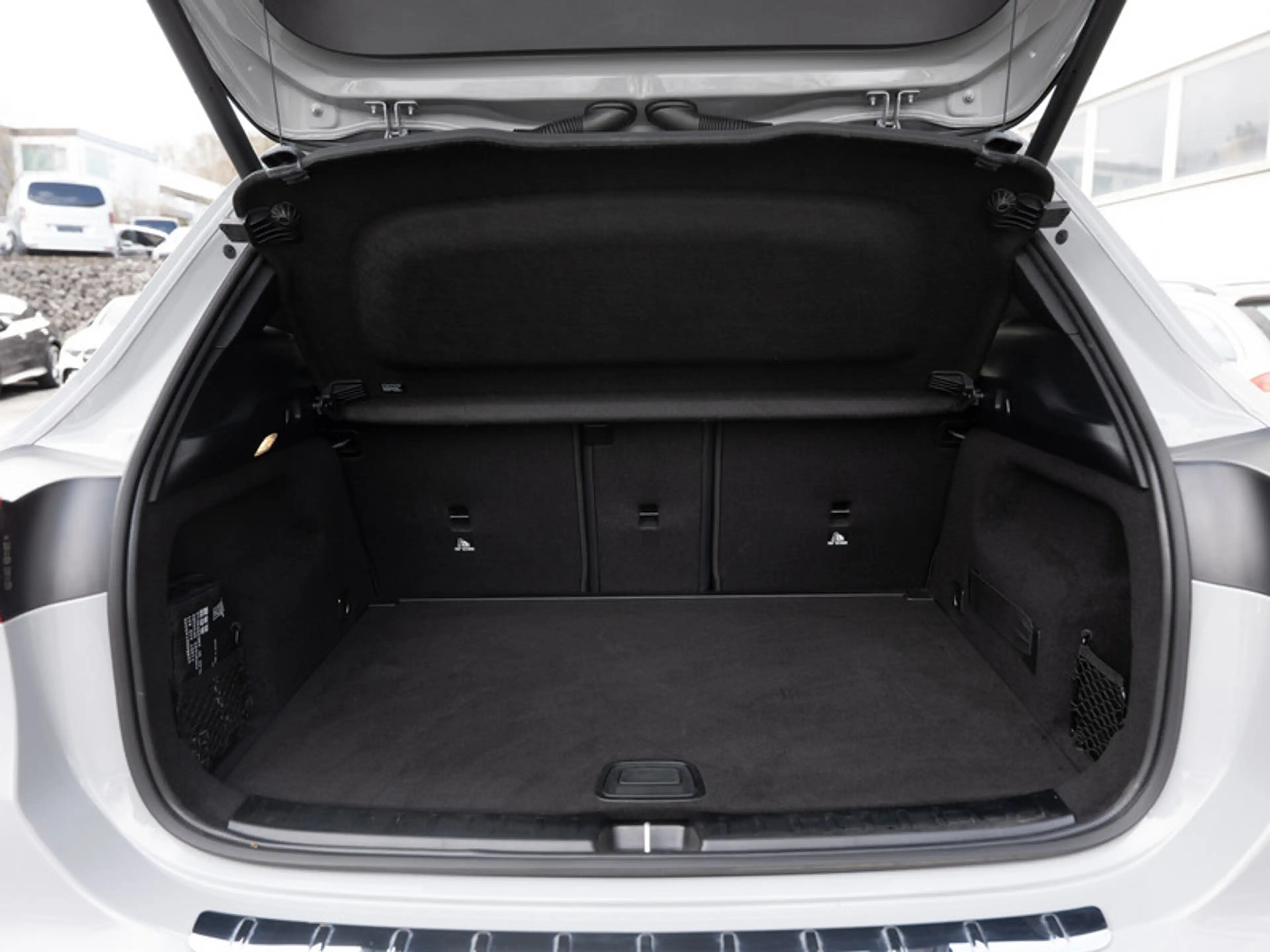 Mercedes-Benz GLA 220 d 4MATIC AMG-Sport+Pano+Distr+MLB+Night — photo 7