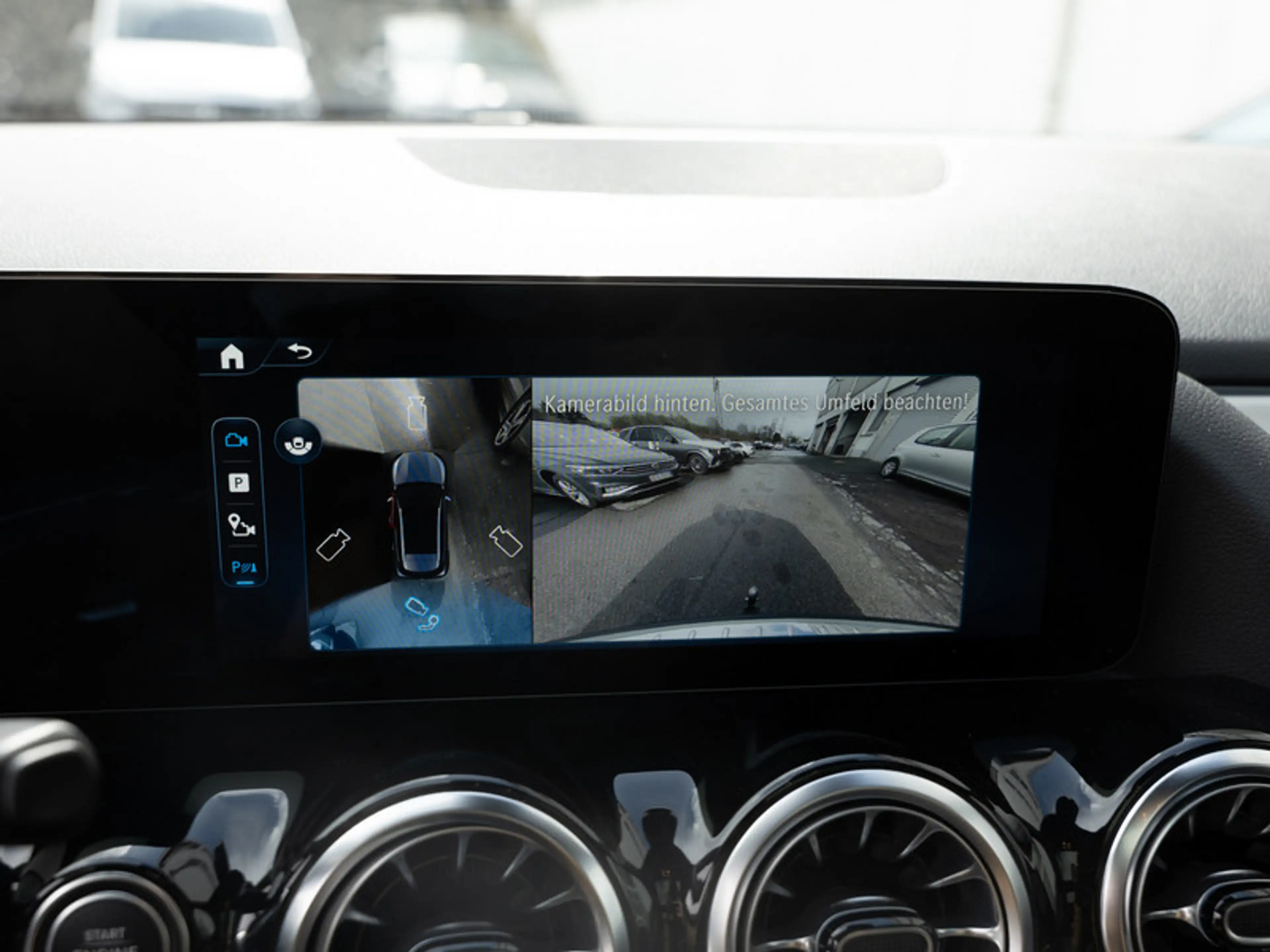 Mercedes-Benz GLA 220 d 4MATIC AMG-Sport+Pano+Distr+MLB+Night — photo 15