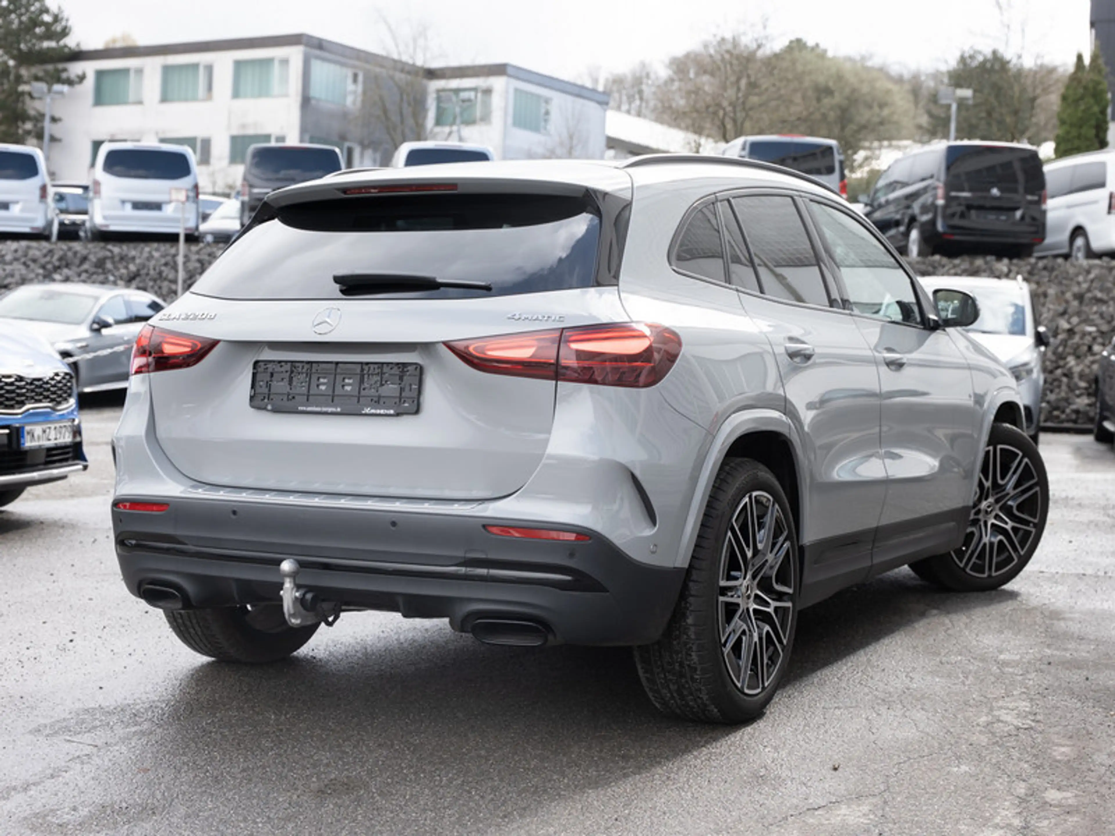 Mercedes-Benz GLA 220 d 4MATIC AMG-Sport+Pano+Distr+MLB+Night — photo 4
