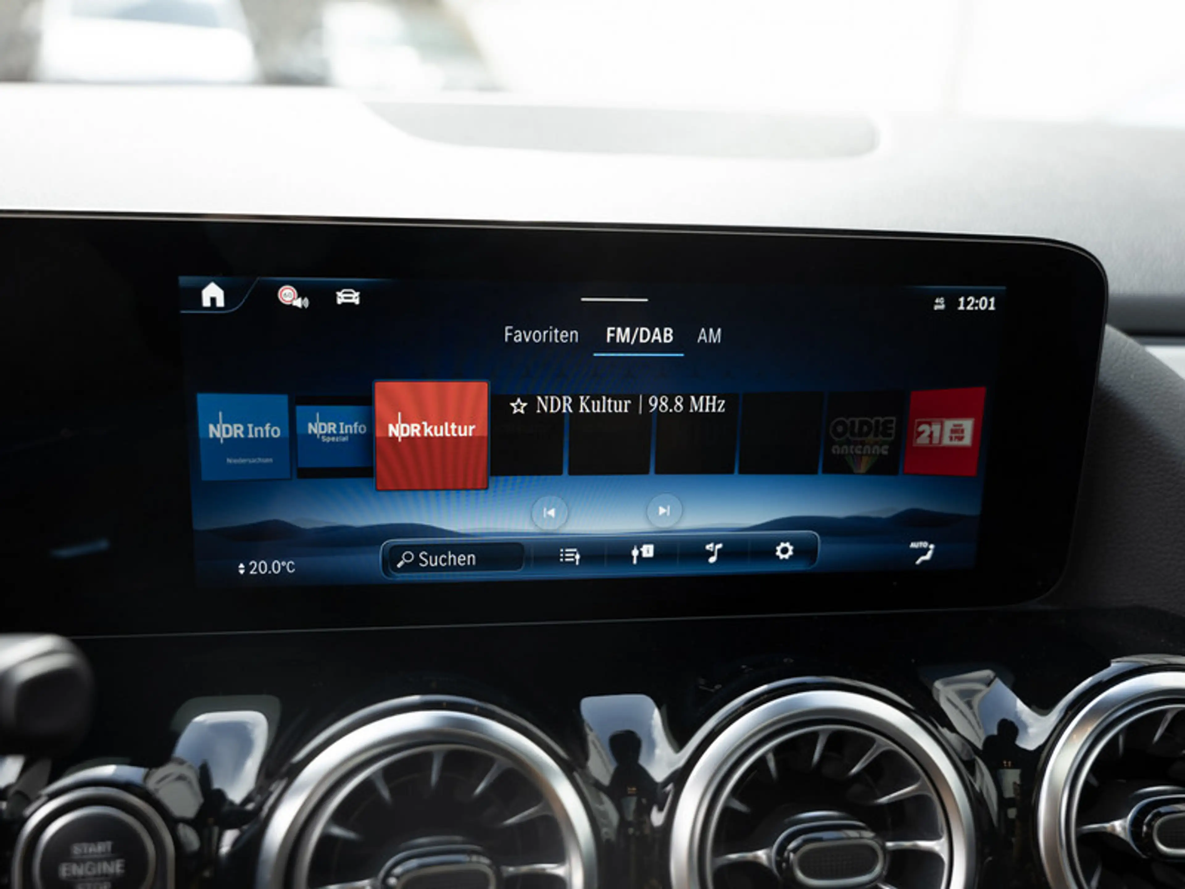 Mercedes-Benz GLA 220 d 4MATIC AMG-Sport+Pano+Distr+MLB+Night — photo 12