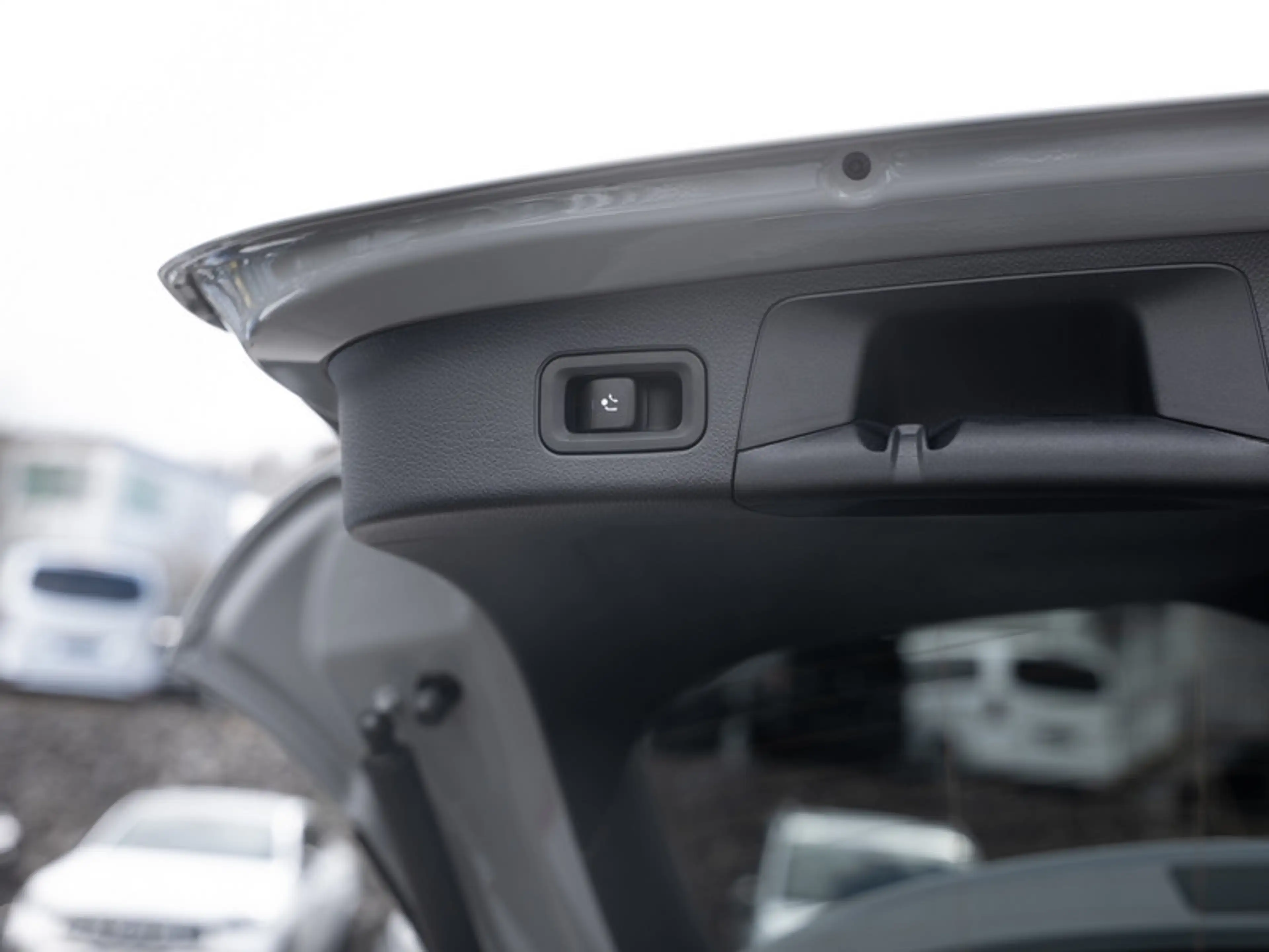 Mercedes-Benz GLA 220 d 4MATIC AMG-Sport+Pano+Distr+MLB+Night — photo 9