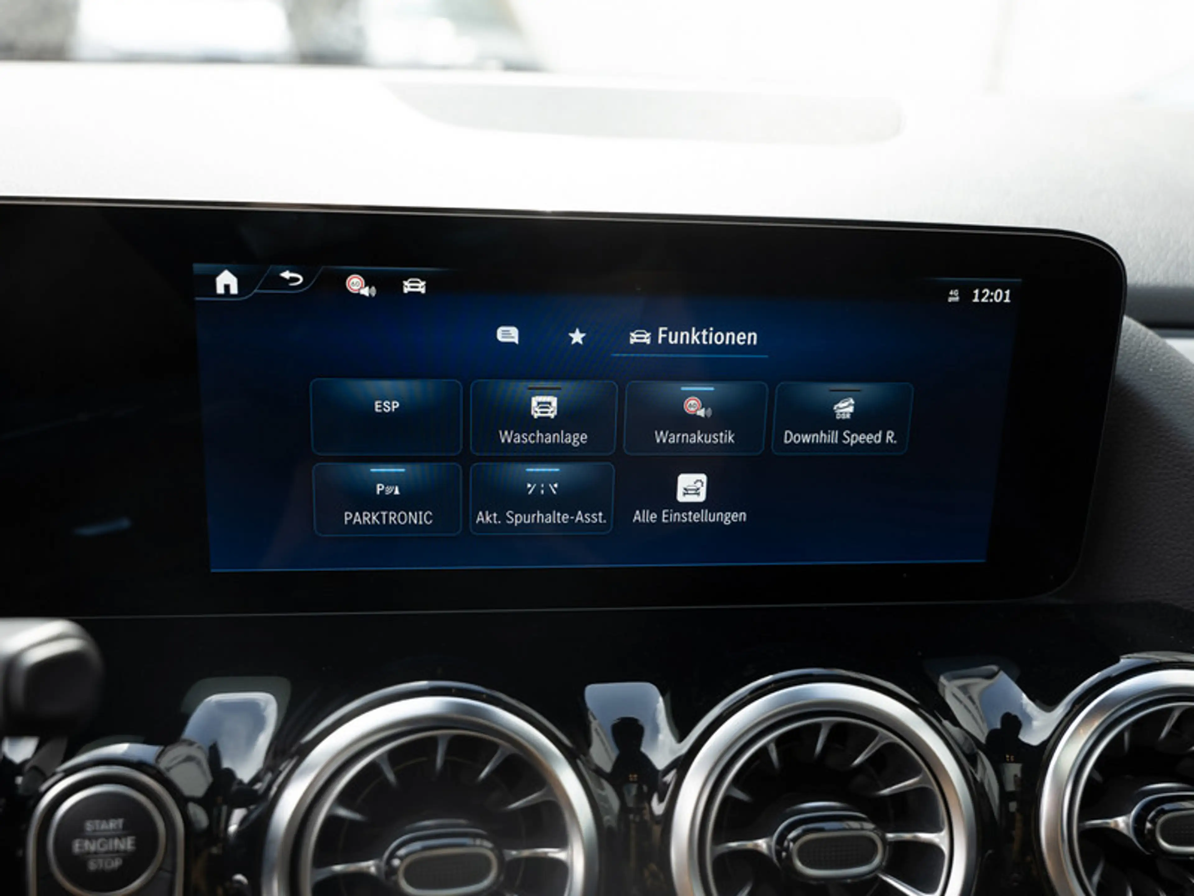 Mercedes-Benz GLA 220 d 4MATIC AMG-Sport+Pano+Distr+MLB+Night — photo 14