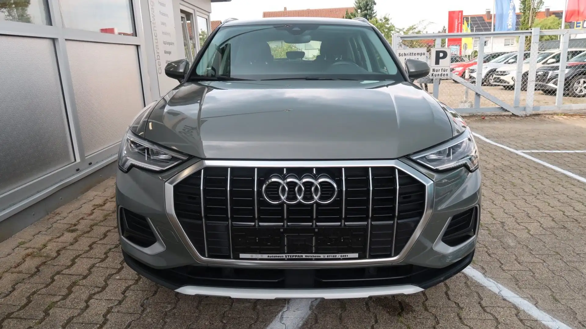 Audi Q3 1,5 TFSI advanced Mild Hybrid +APP +ACC +LED Grau - 2