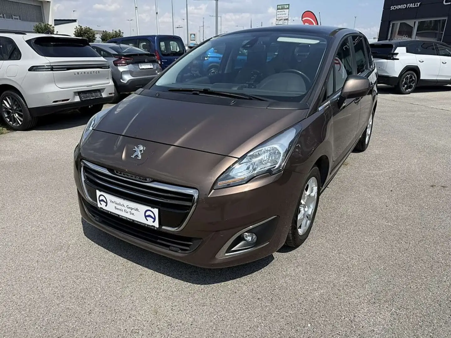 Peugeot 5008 1,6 BlueHDi 120 S&S Business Line Braun - 1