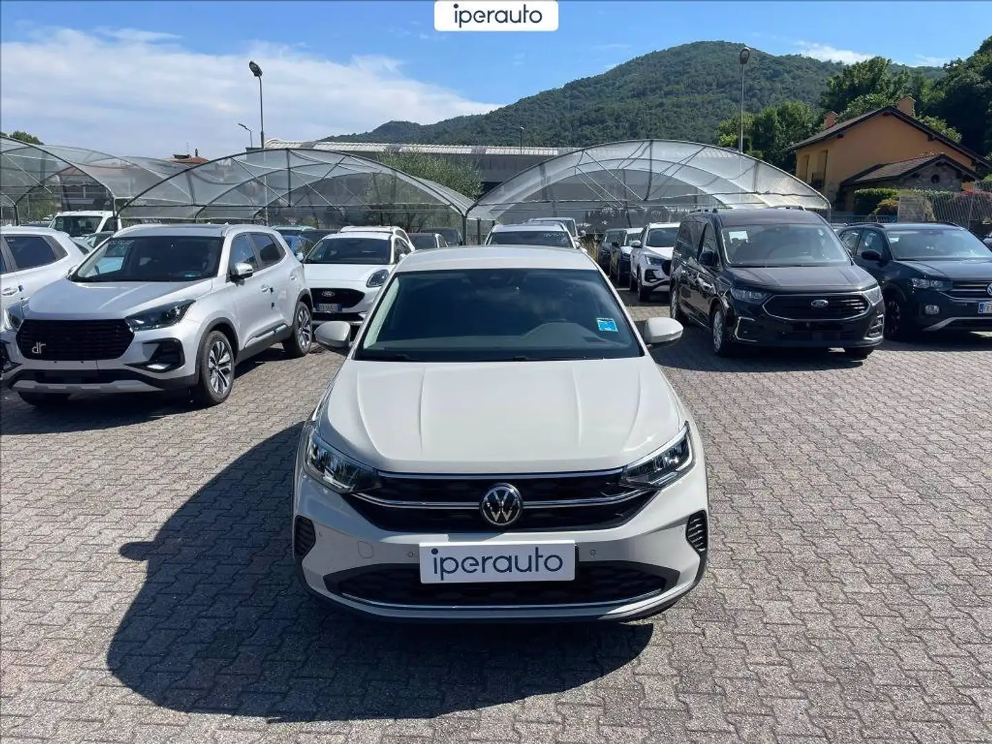 Volkswagen Taigo Volkswagen  1.0 tsi Life 110cv dsg Beige - 2