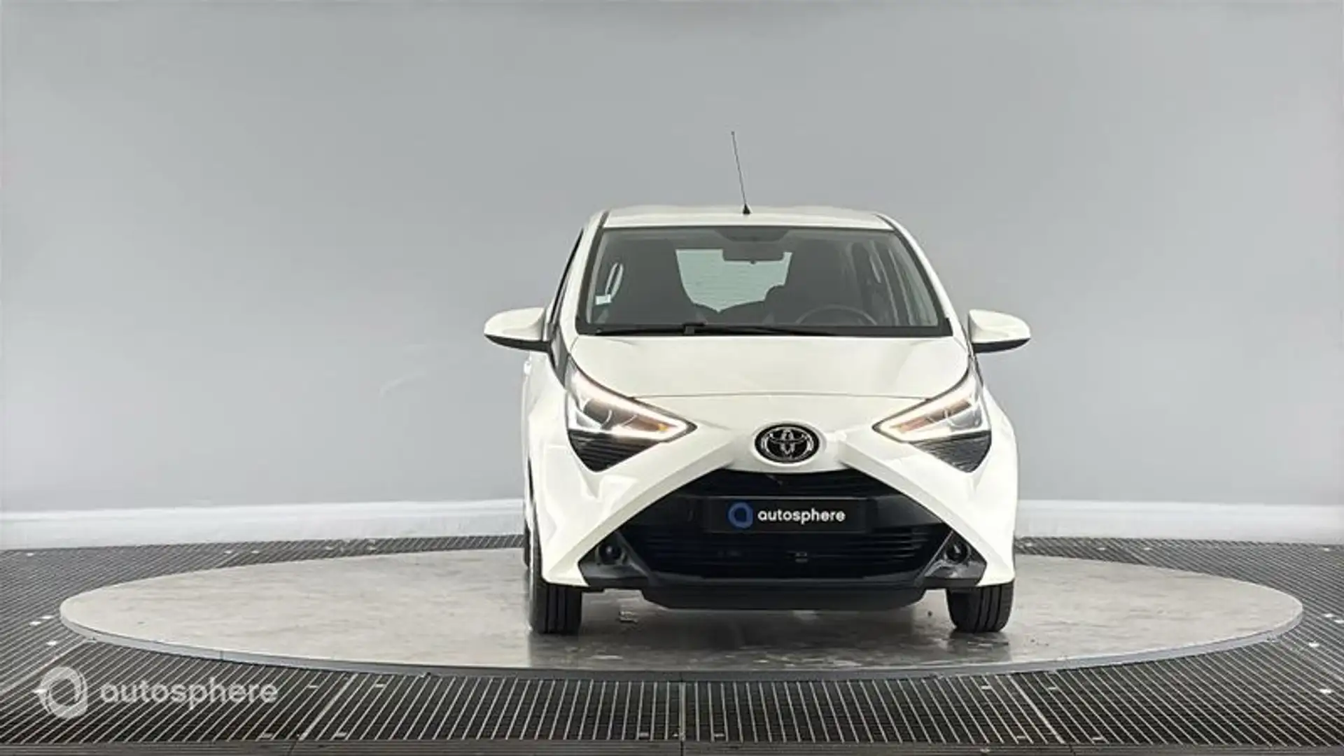 Toyota Aygo 1.0 VVT-i 69ch x-play 5p - 2