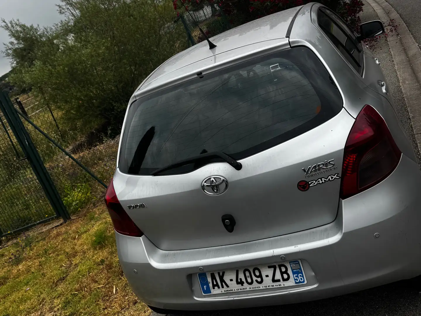 Toyota Yaris Yaris 1.3 - 87 VVT-i Limited Edition MultiMode Gris - 1