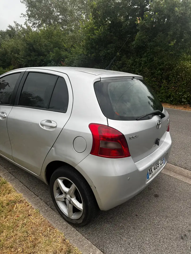 Toyota Yaris Yaris 1.3 - 87 VVT-i Limited Edition MultiMode Gris - 2