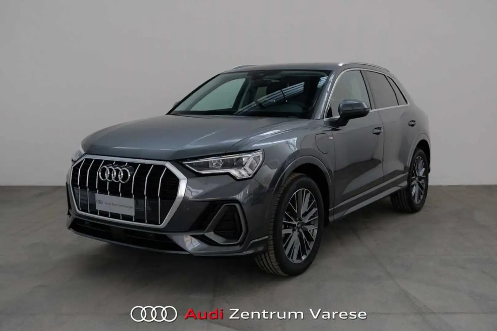 Audi Q3 45 1.4 tfsi e S Line Edition s-tronic Gris - 1
