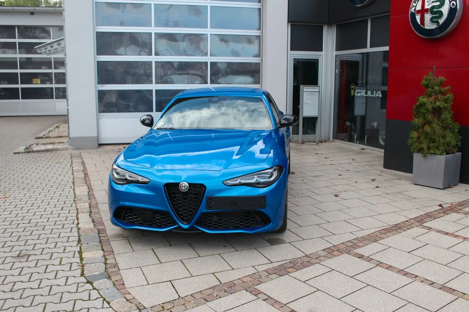 Alfa Romeo Giulia Veloce Q4  Garantie 05/2026 Premium Paket Blau - 2