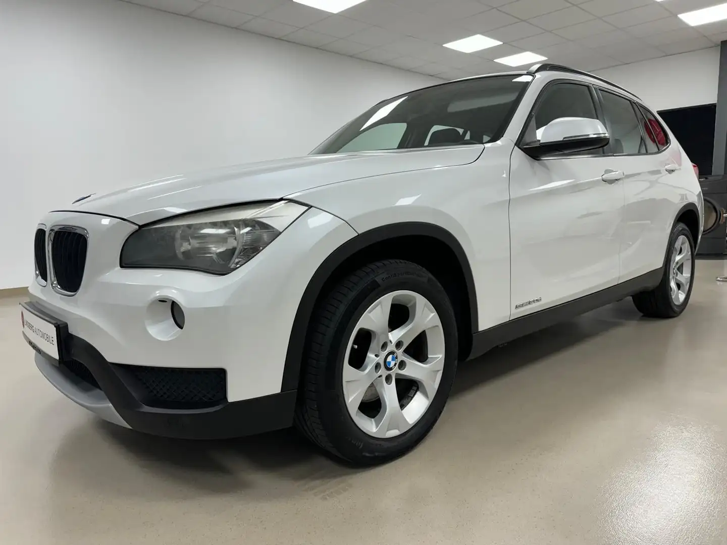 BMW X1 20 d sDrive*NAVI*PDC*KLIMA*CONNECT*LMF*USB*SH Weiß - 1