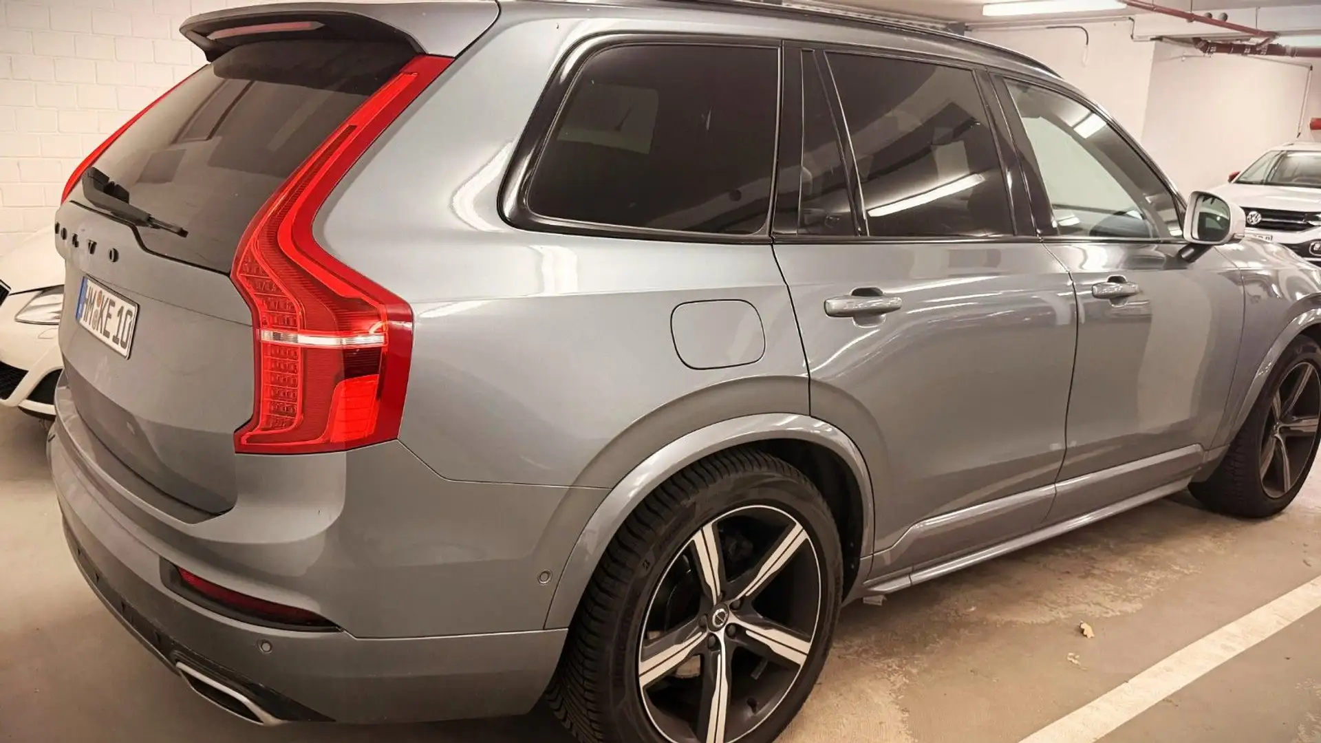 Volvo XC90 R Design AWD *PANO*AHK*360°*Head-Up* Grau - 2