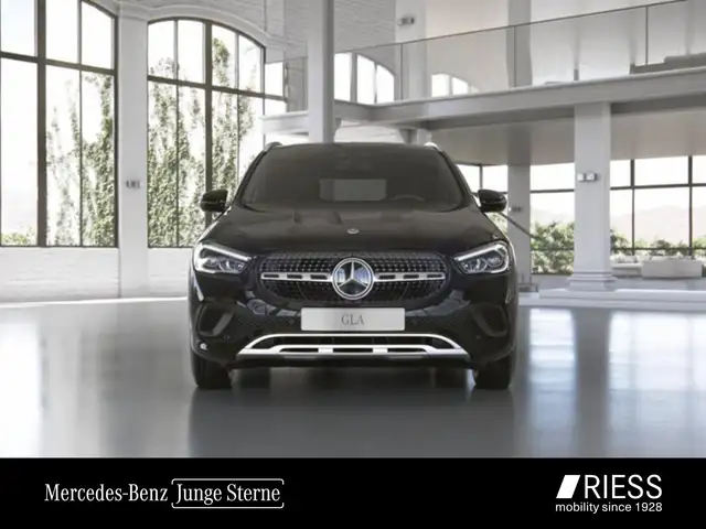 Mercedes-Benz GLA 200 d AUT LM SoundSys SpurH Teilled.