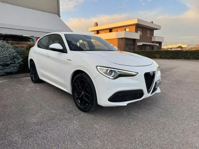 Alfa Romeo Stelvio view 3