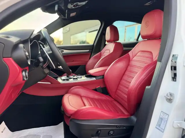 Alfa Romeo Stelvio view 7