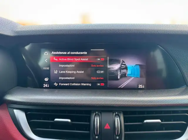 Alfa Romeo Stelvio view 29