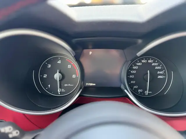 Alfa Romeo Stelvio view 17