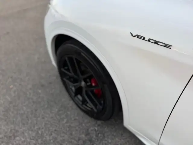 Alfa Romeo Stelvio view 21