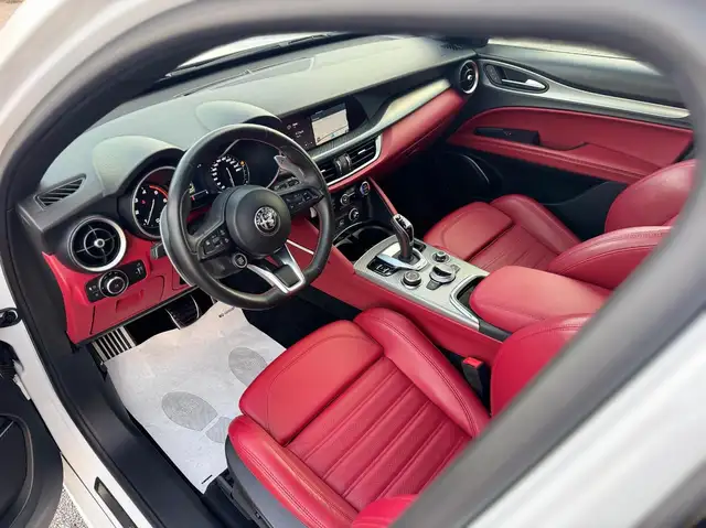 Alfa Romeo Stelvio view 6