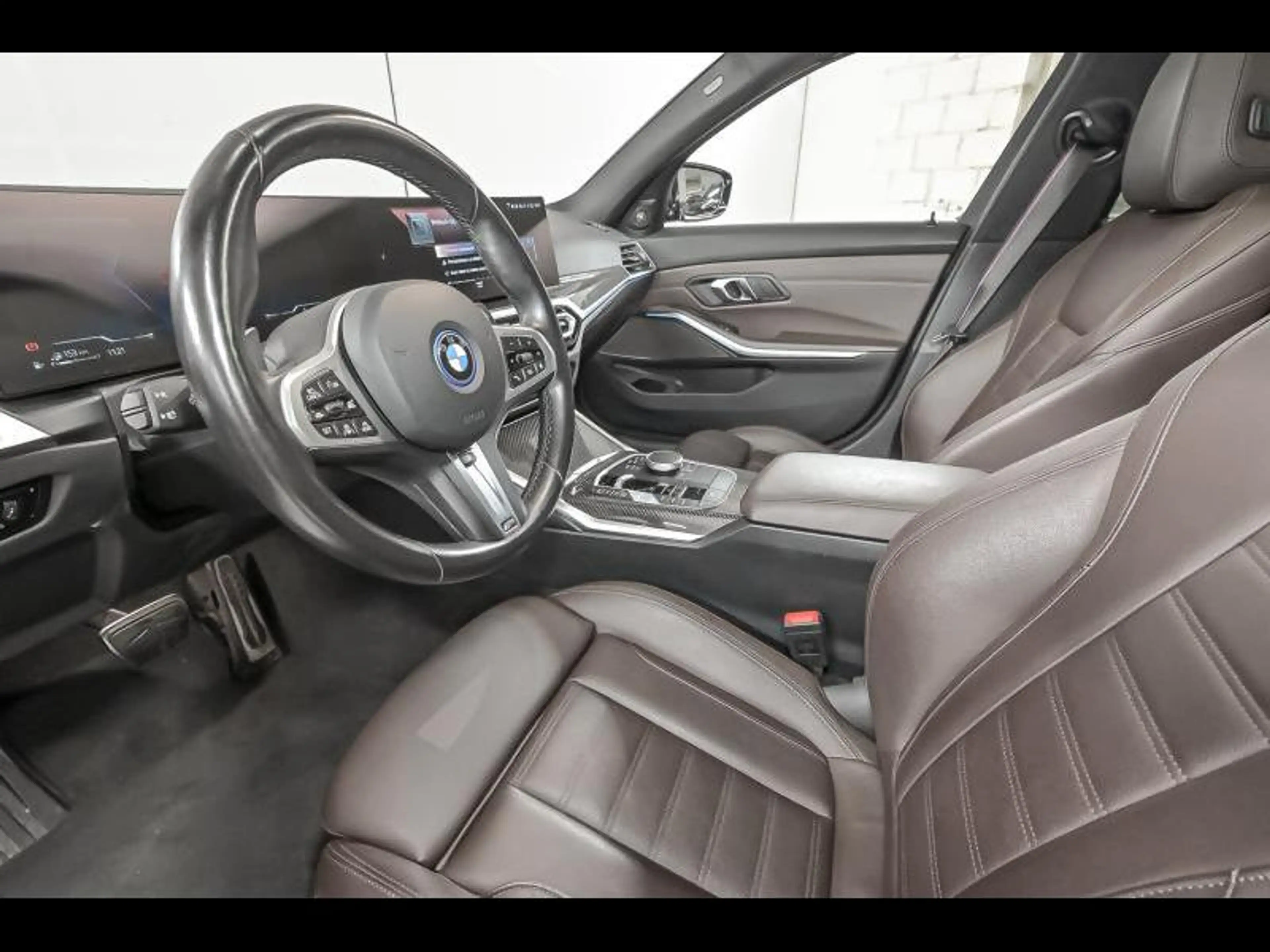 BMW 330 Touring — photo 6