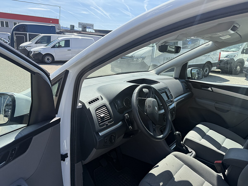 SEAT Alhambra Business 2,0 TDI 4WD — photo 10