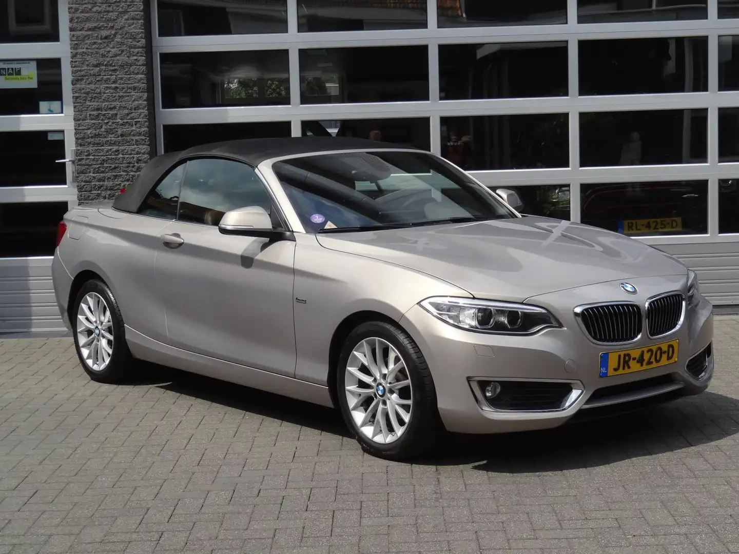 BMW 218 2-serie Cabrio 218i Centennial High Executive Grijs - 2