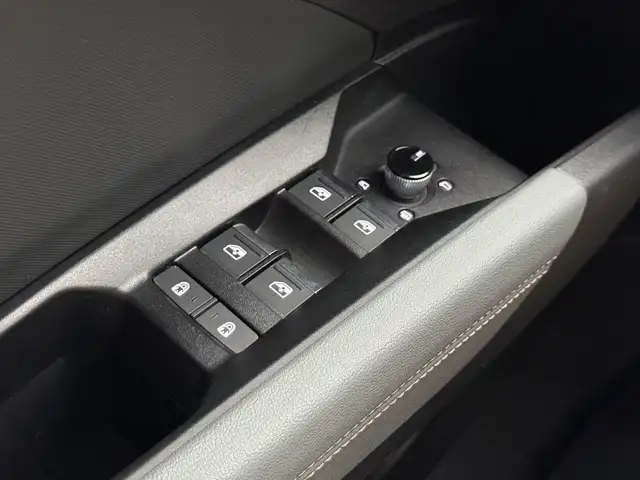 Audi Q4 e-tron view 22