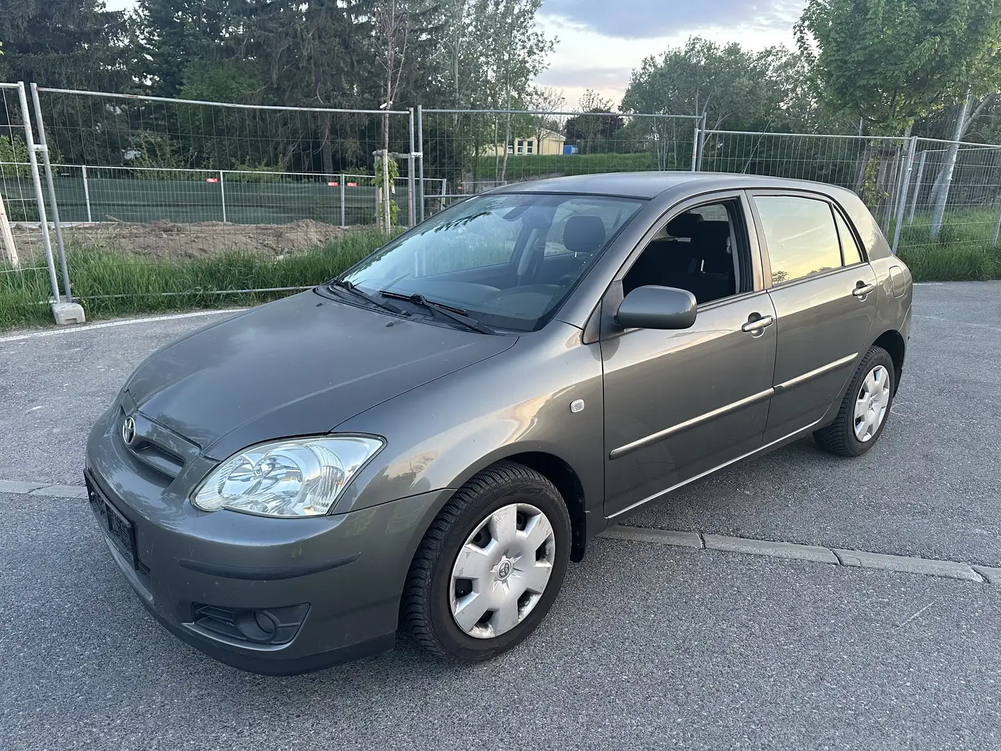 Toyota Corolla 1.4 VVT-i Sol - 1