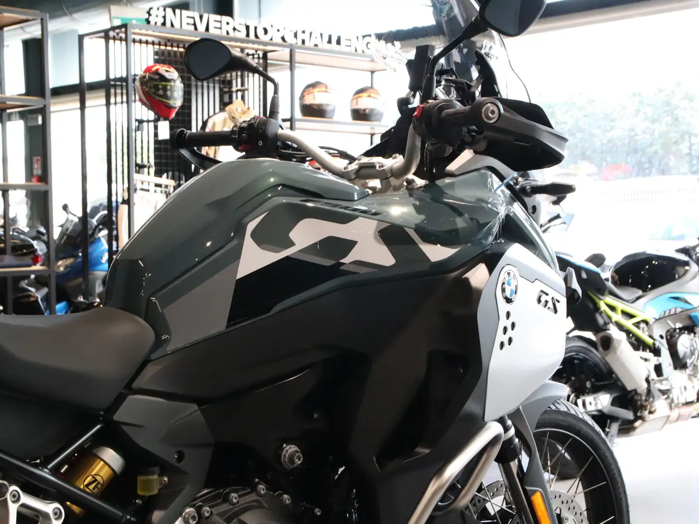 BMW F 900 GS Adventure Noir - 2