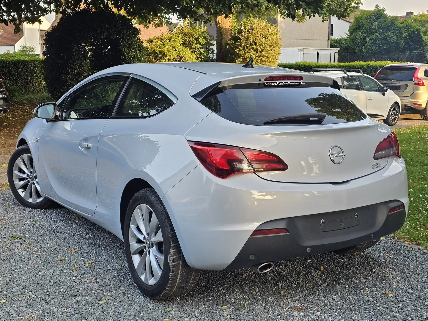 Opel Astra GTC 1.4 i * XÉNON+CUIR+GPS+CRUISE+...* EURO 5 * Zilver - 2