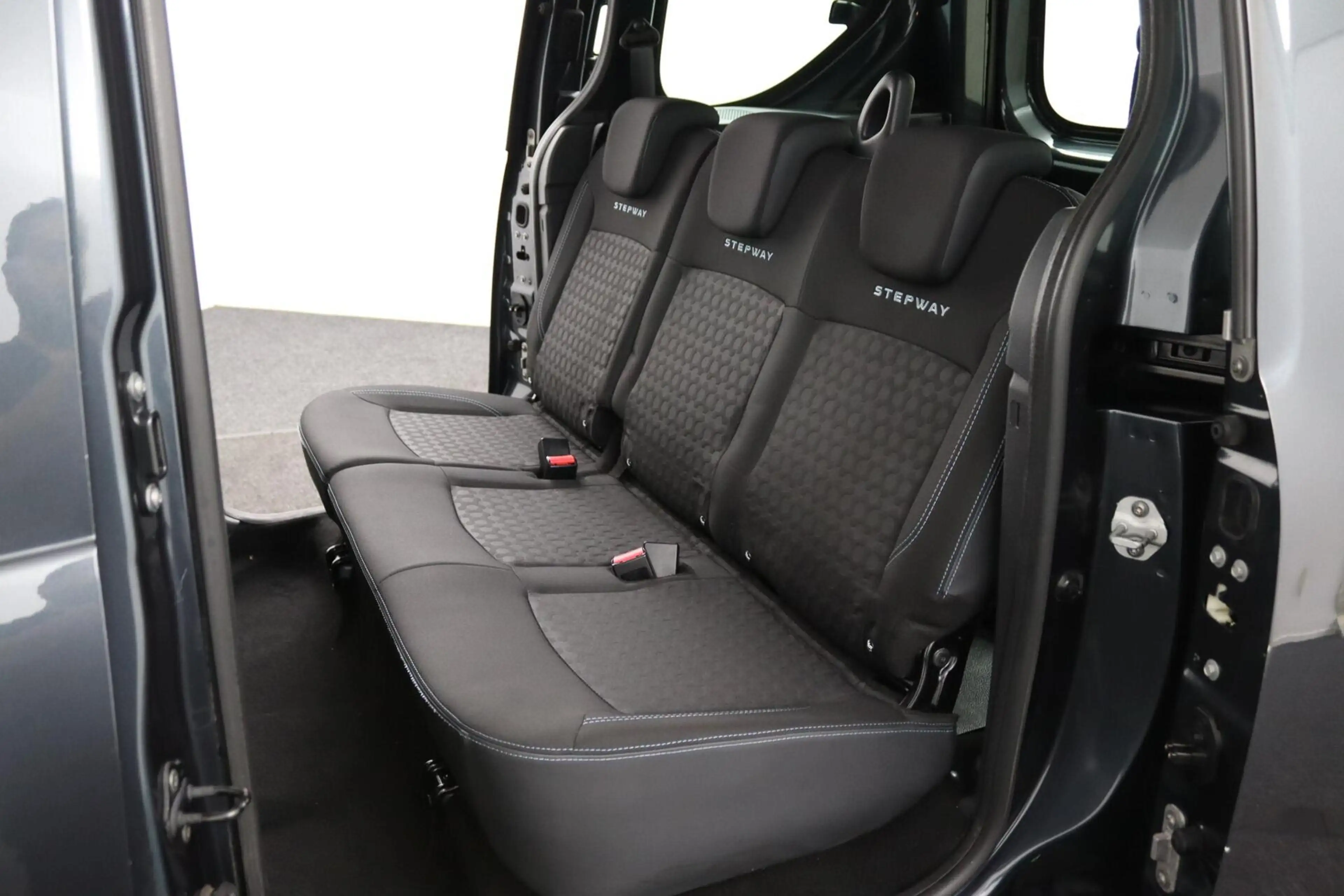Dacia Dokker combi 1.2 TCe Ambiance | Trekhaak | Camera | Dubbe — photo 6
