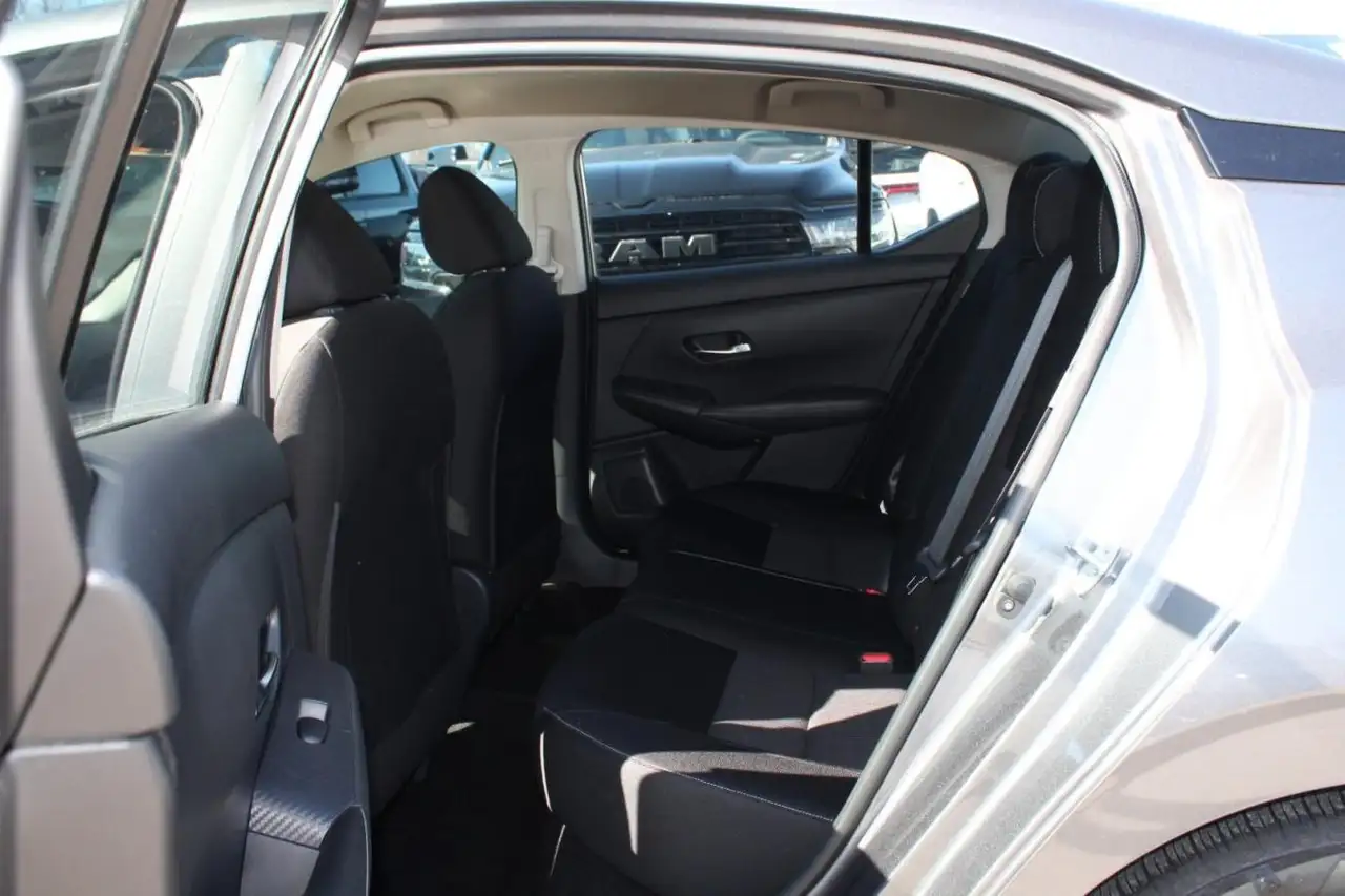 Nissan Sentra снимка Nissan Sentra