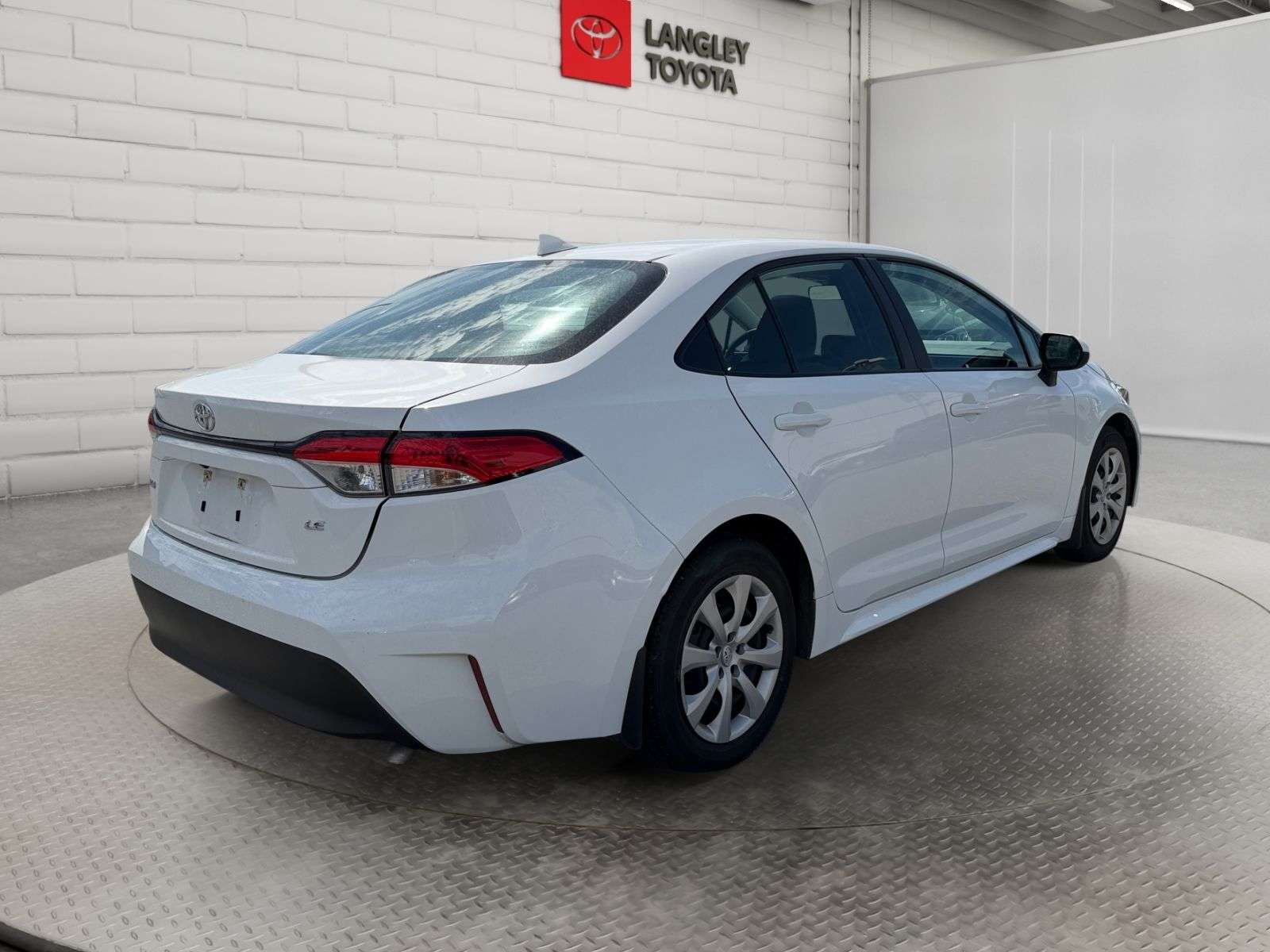 2024 Toyota Corolla LE; HEATED SEATS, SAFETY SENSE 3.0 ANDROID AUTO, — снимка 1