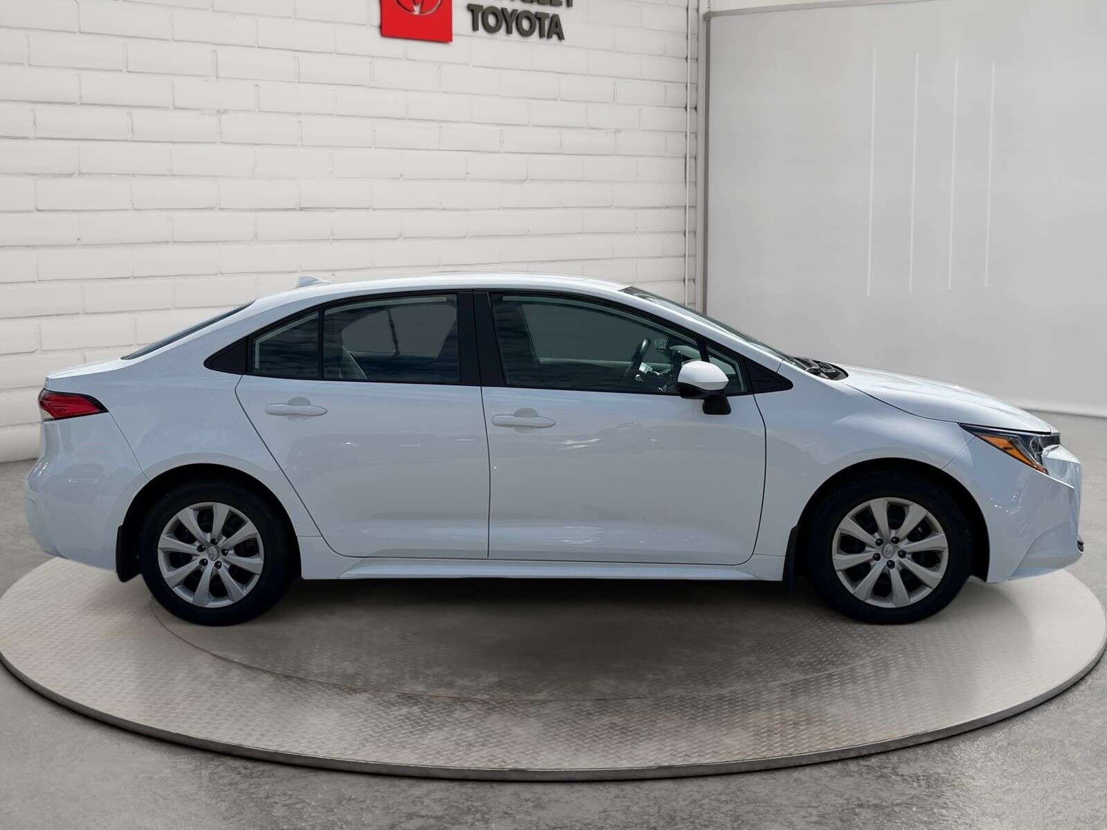 2024 Toyota Corolla LE; HEATED SEATS, SAFETY SENSE 3.0 ANDROID AUTO, — снимка 1