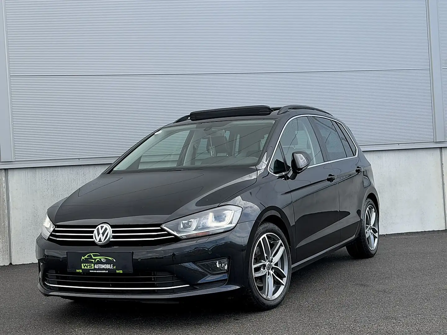 Volkswagen Golf Sportsvan Sky 1,6 BMT TDI Pano/AHK R-line Schwarz - 1