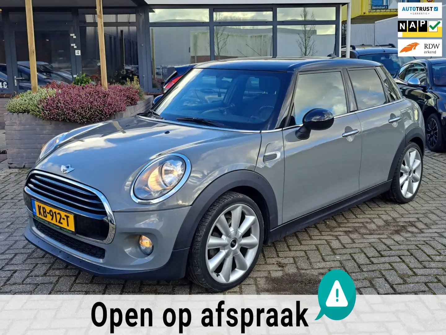 MINI Cooper Mini 1.5 Business | AUTOMAAT | GRIJS / ZWART Gri - 1